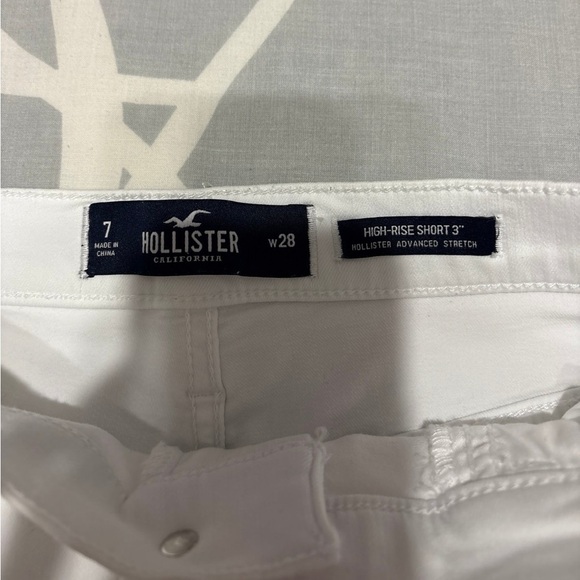Hollister White High-Rise Ripped Jean Shorts - Picture 3 of 7
